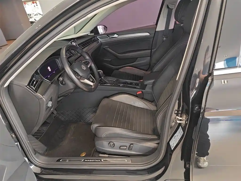 Volkswagen Magotan 2020 330TSI DSG Luxury фото 15