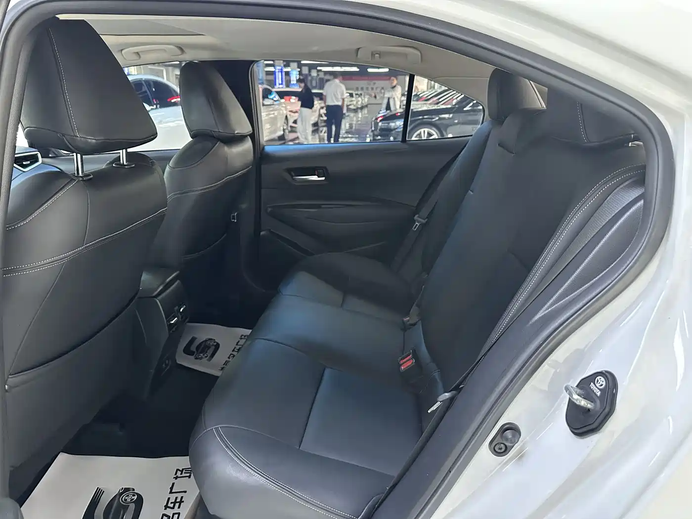 Toyota Corolla 2021 Hybrid 1.8L E-CVT Elite Edition фото 5