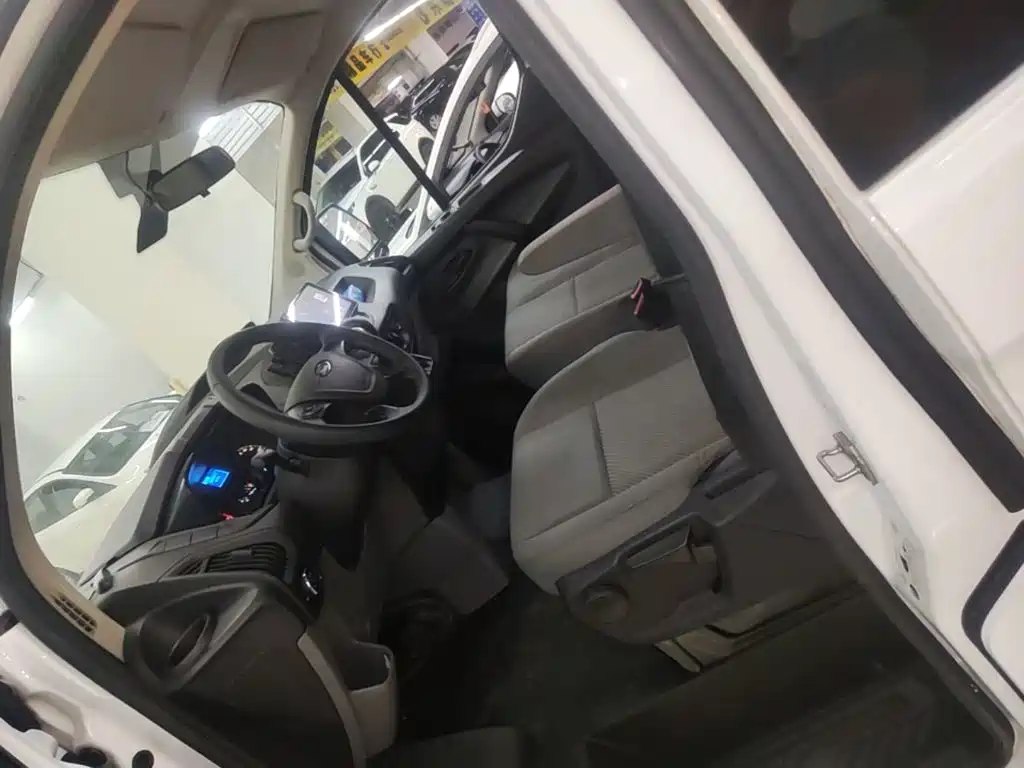 Photo 15 - Ford Transit