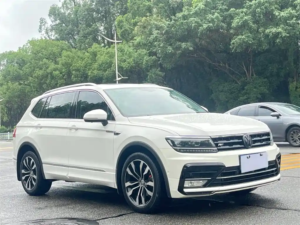 Volkswagen Tiguan L 2020 330TSI Auto 2WD R-Line Flagship China VI фото 3