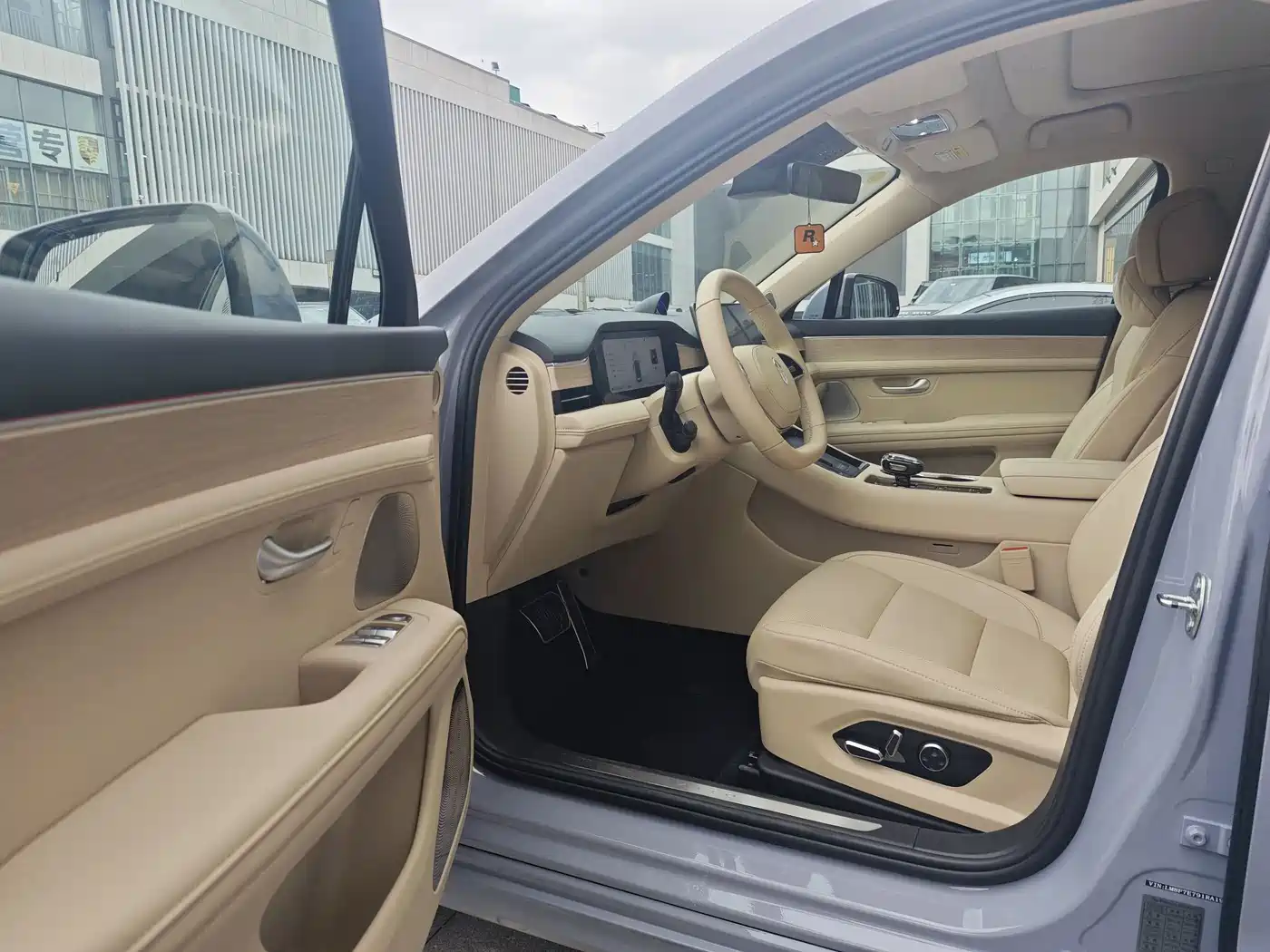 AITO Wenjie AITO M5 2024 Extended Range Max RS AWD Advanced Smart Driving Edition фото 28