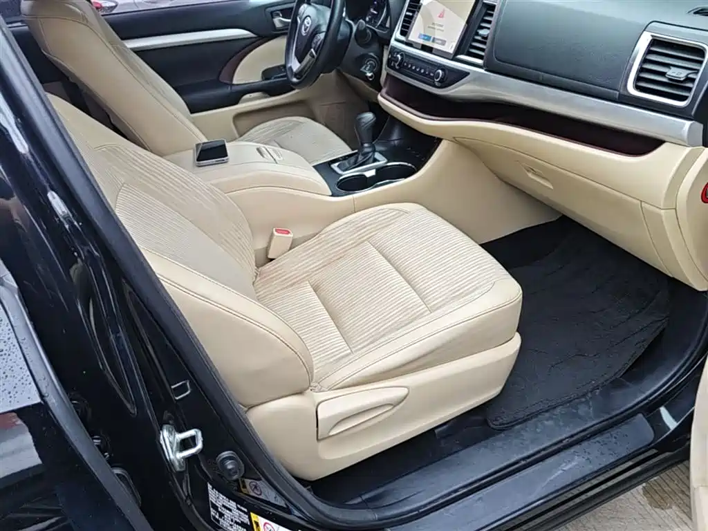 Toyota Highlander 2015 2.0T AWD Elite Edition 7-seater фото 25