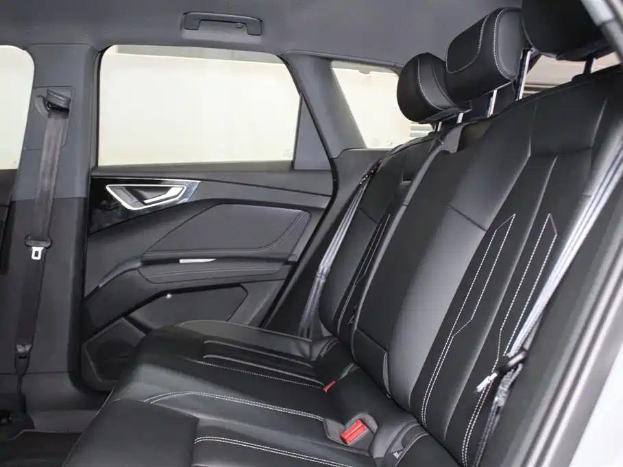 Audi Q4 e-tron 2024 40 e-tron Pioneer Edition фото 9