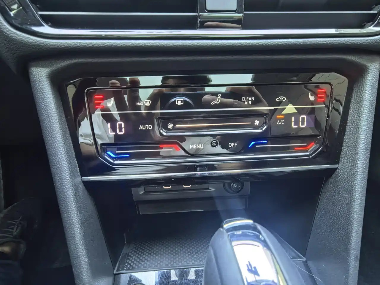 Volkswagen Tharu 2022 280TSI FWD Luxury Edition фото 12