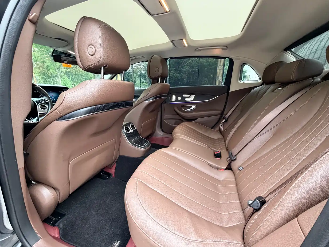 Mercedes-Benz E-Class 2023 E 300 L Luxury фото 4