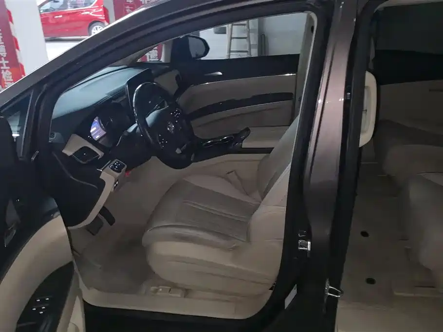 Buick GL8 2023 Land Business Class 652T Smart Luxury фото 9