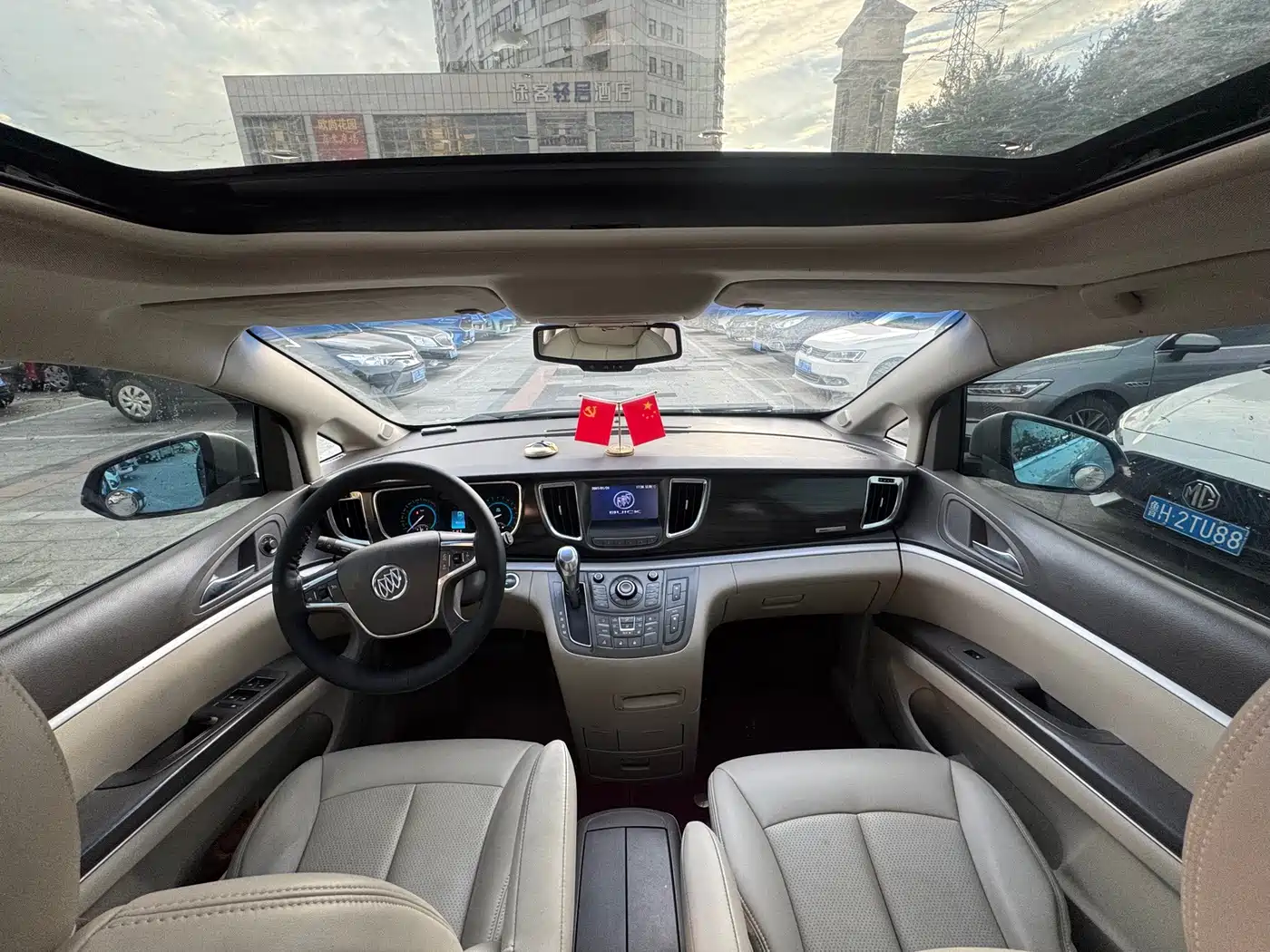 Фото 10 - Buick GL8