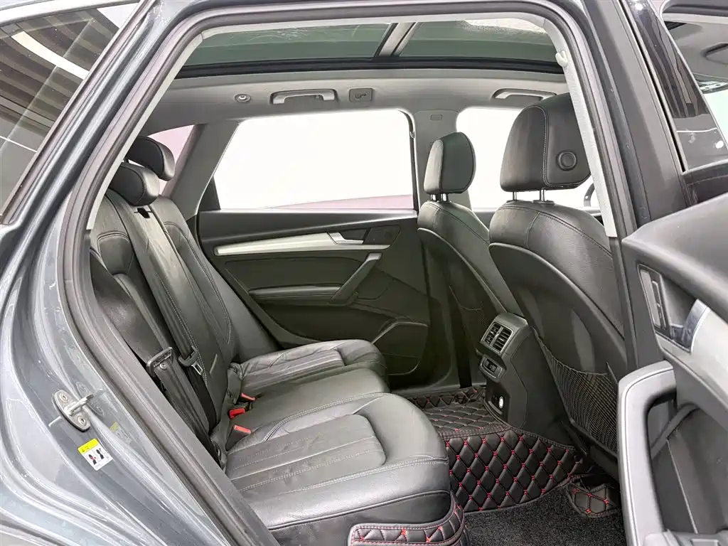 Audi Q5L 2020 Facelift 40 TFSI Honor Fashion фото 9