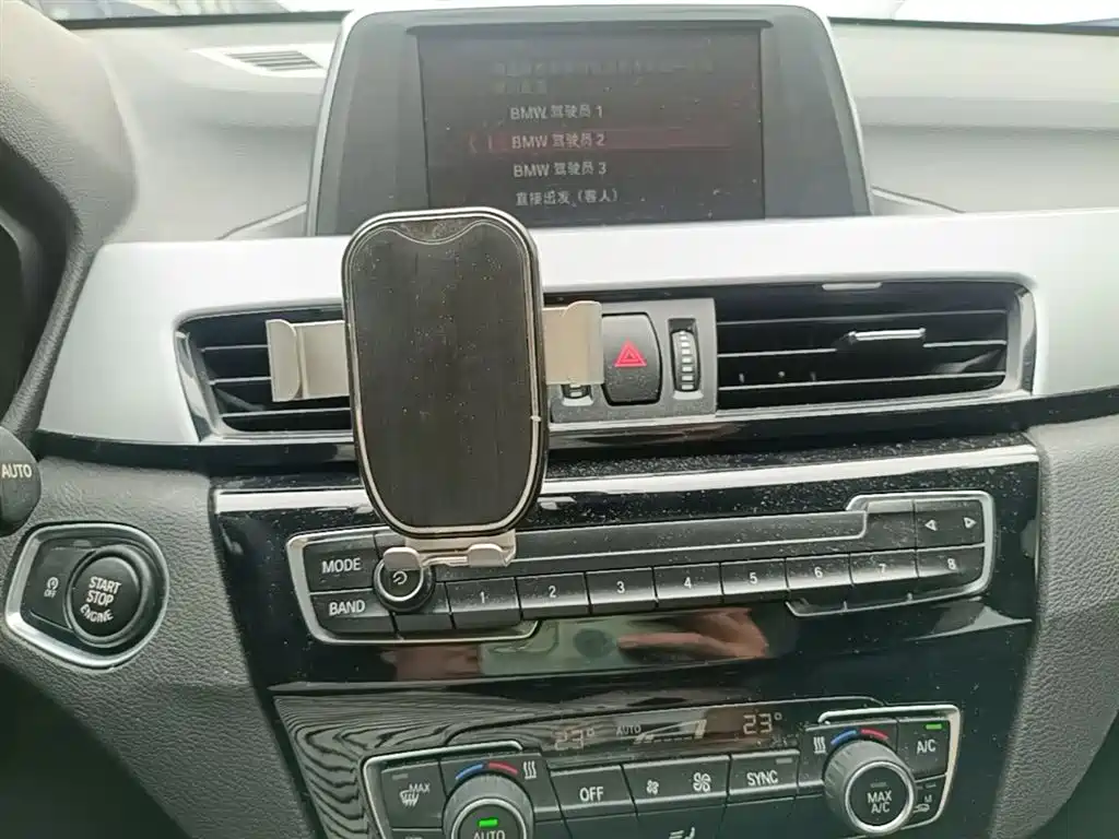 BMW X1 2018 sDrive20Li Leading Model фото 13