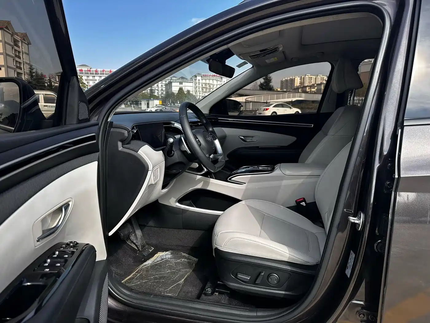 Hyundai Tucson 2021 Tucson L 1.5T DCT LUX Premium фото 4