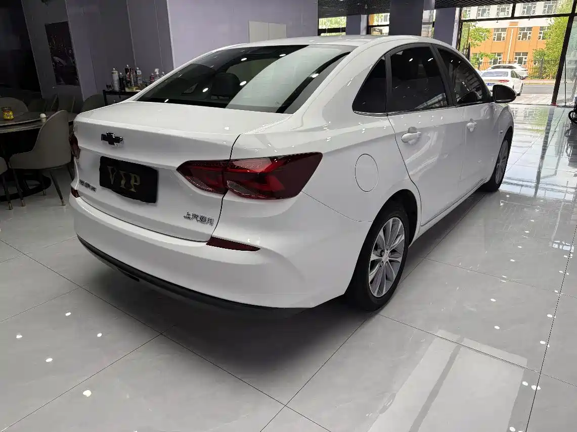 CHEVROLET CRUZE
