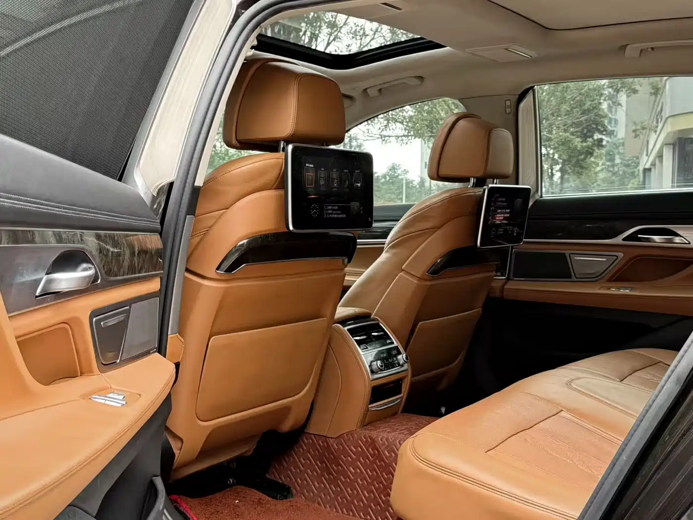 BMW 7 Series 2016 740Li Luxury фото 6