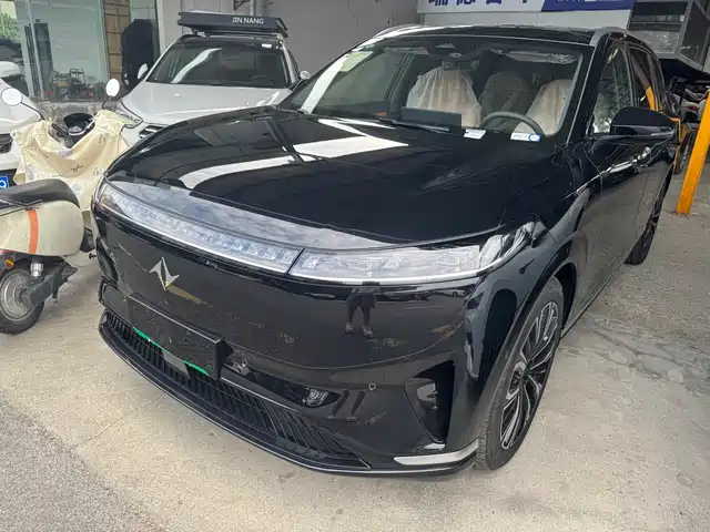 Dongfeng Yipai eπ008 2026 6-seater Extended Range Family Edition