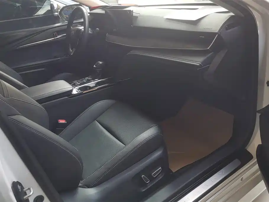 Toyota Camry 2024 Hybrid 2.0HGVP Luxury Edition фото 8