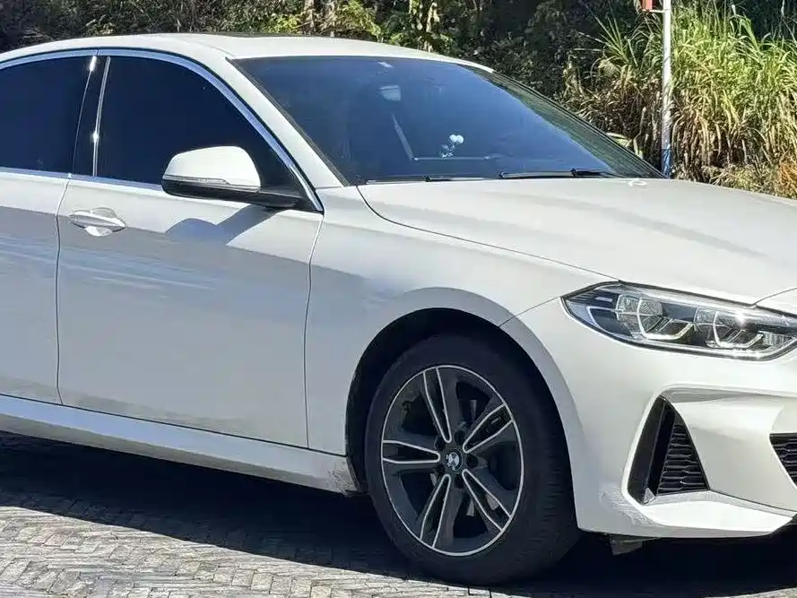 BMW 1-SERIES