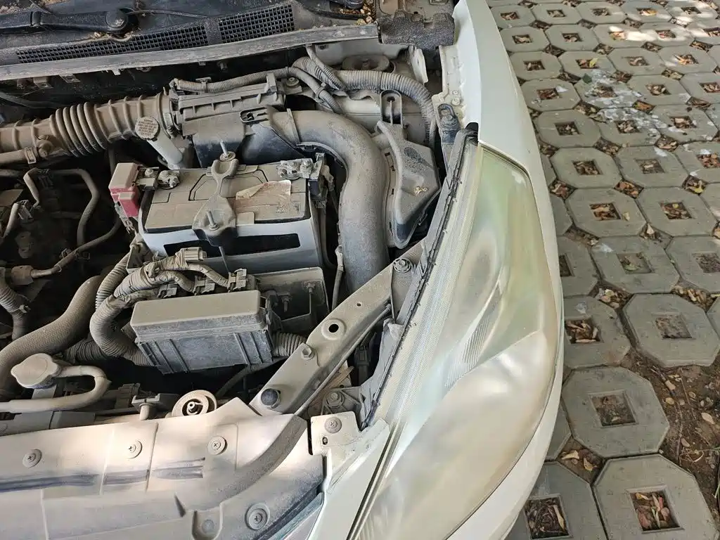 Фото 21 - Nissan Tiida