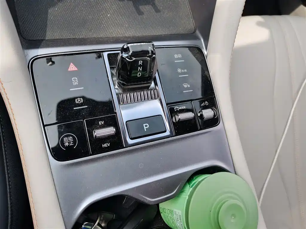 BYD Song PLUS PHEV 2024 Glory Edition DM-i 110km Flagship фото 7