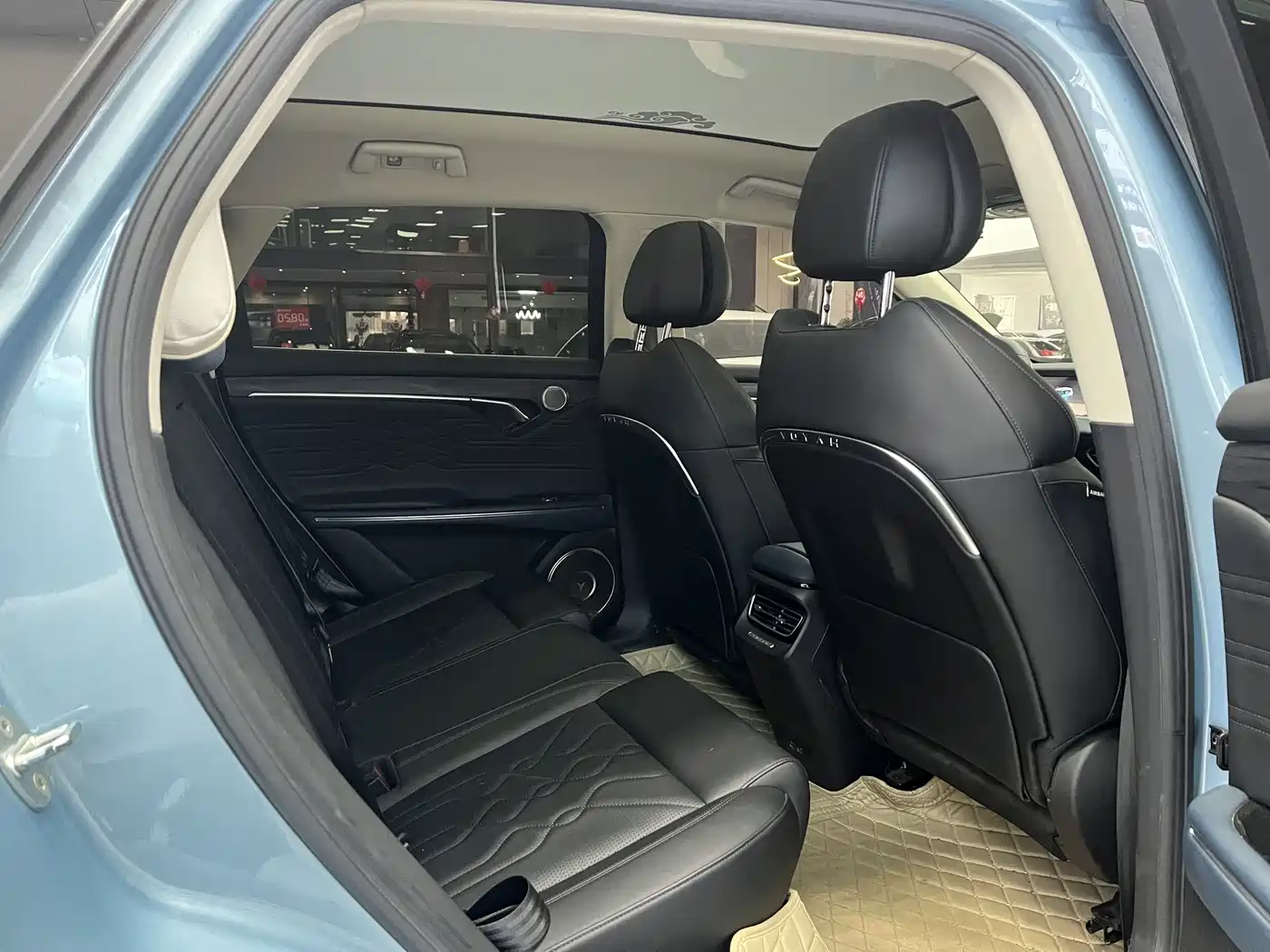 Voyah Auto VOYAH FREE 2021 AWD Standard Range Extender Exclusive Luxury Package фото 6