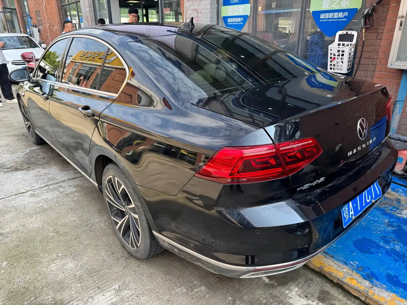 Volkswagen Magotan 2021 330TSI DSG 30th Anniversary Edition фото 3