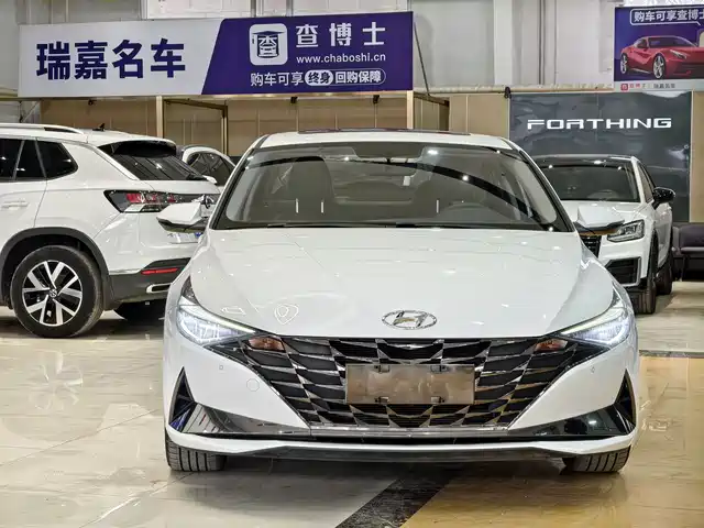 HYUNDAI ELANTRA