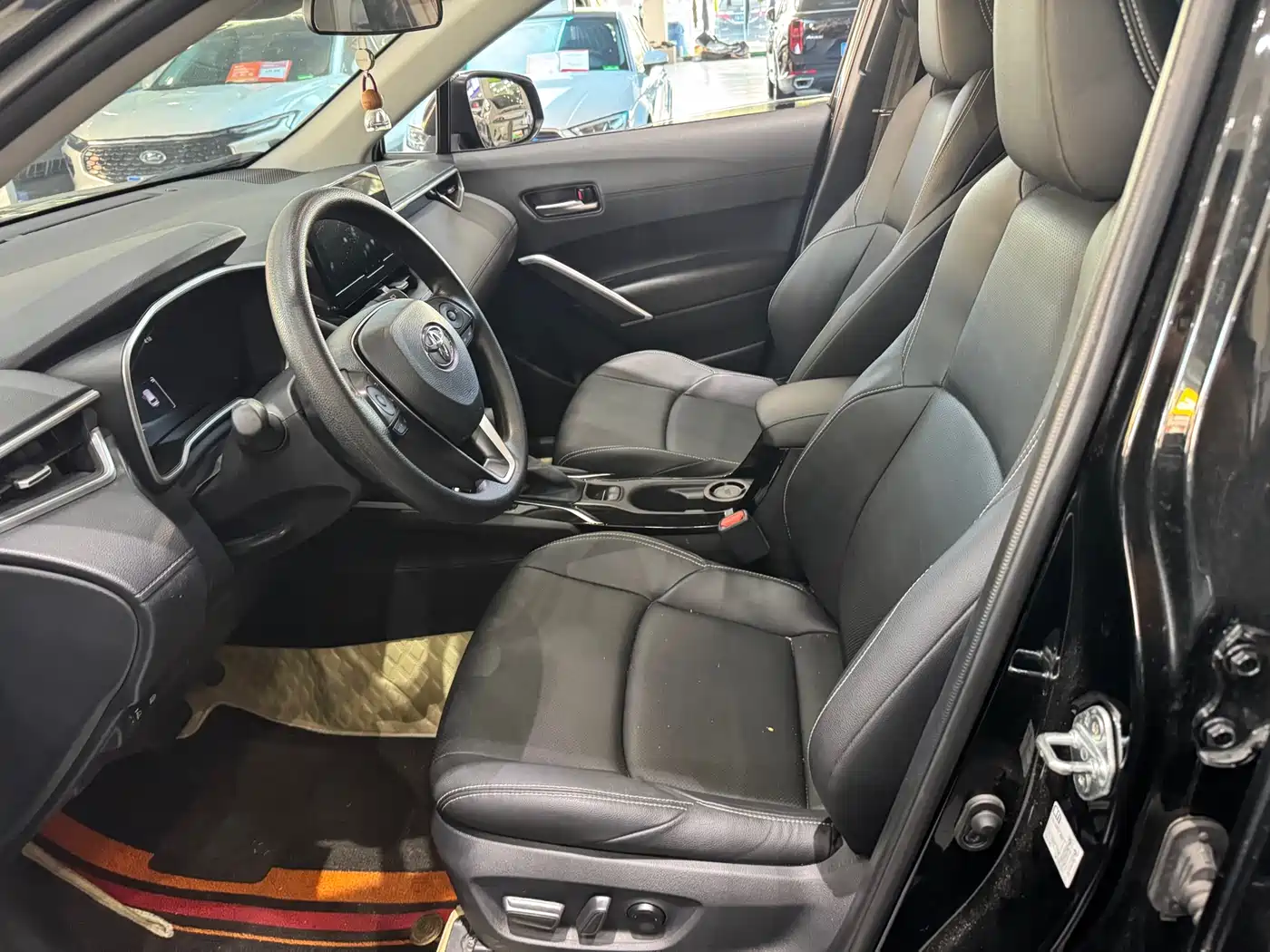 Toyota Frontlander 2023 2.0L CVT Luxury Edition фото 7