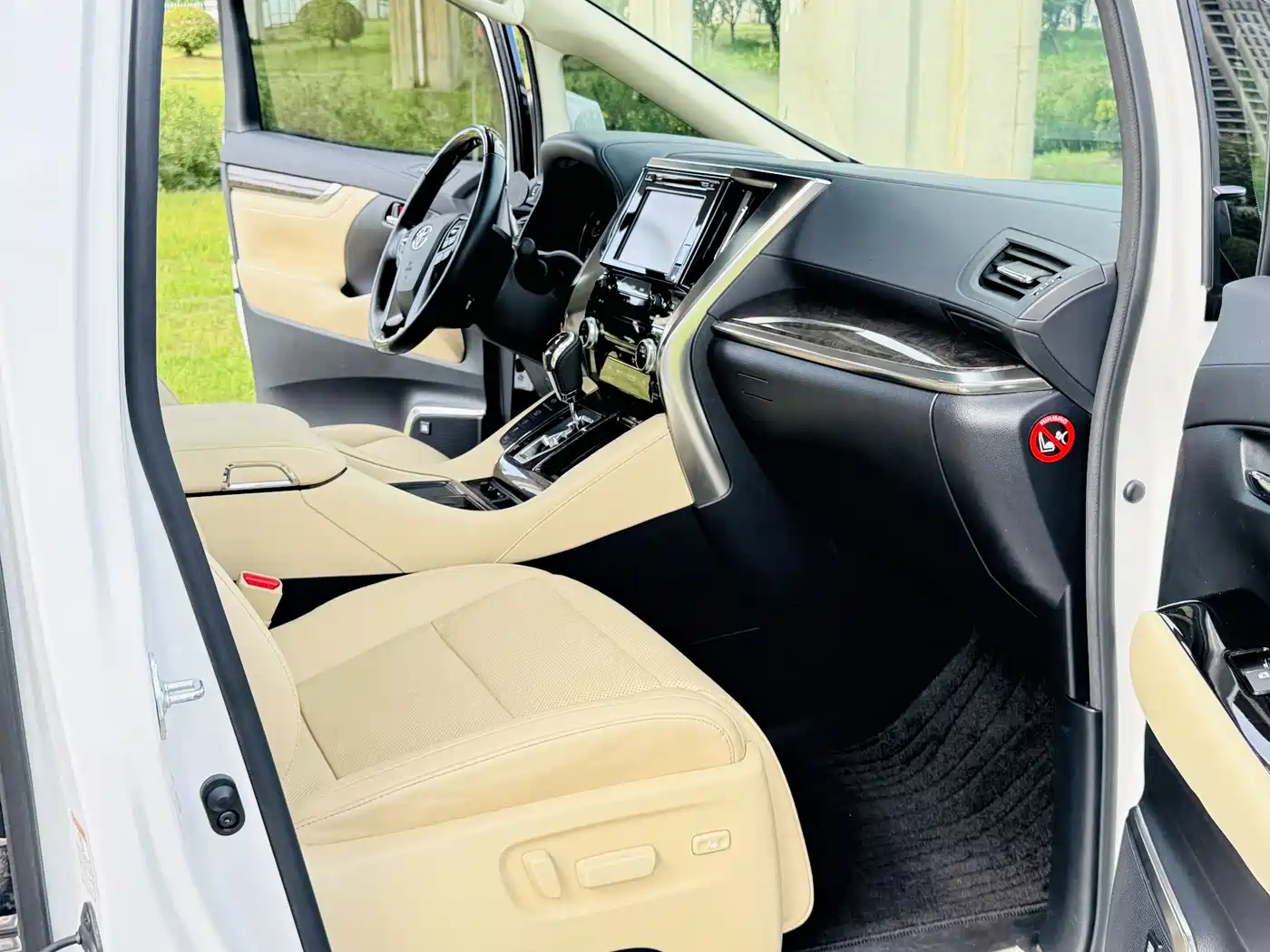 Toyota Alphard 2018 Facelift 3.5L Premium Edition фото 13