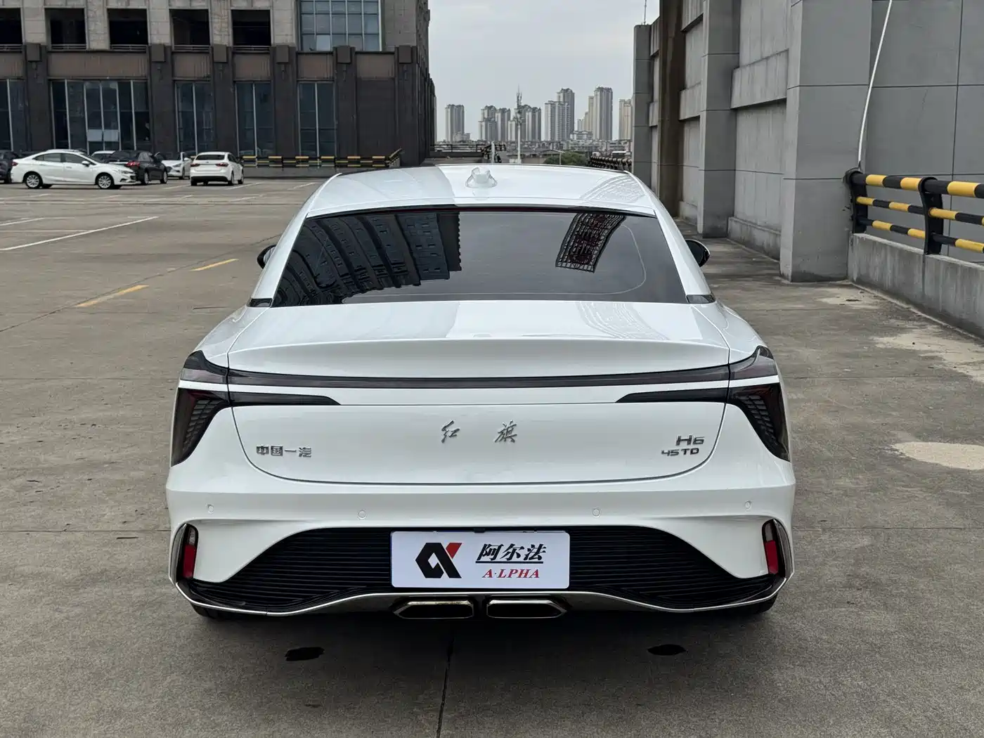 Hongqi H6 2023 2.0T Premium Edition фото 5