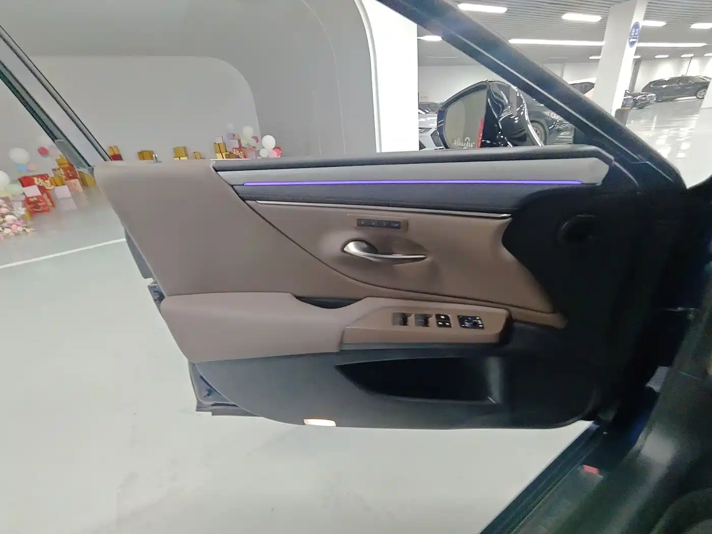 Lexus ES 2025 Model 200 Special Edition фото 12
