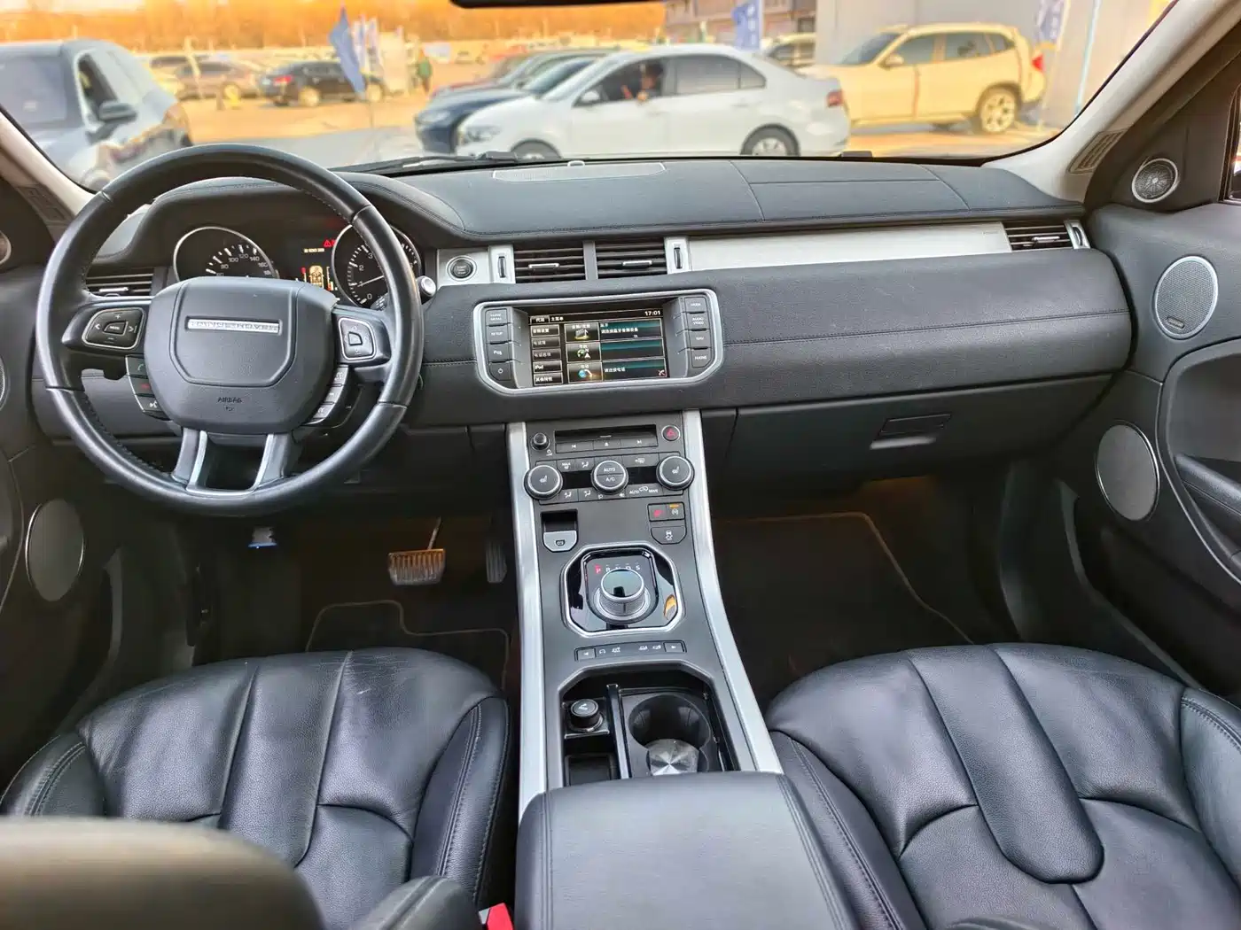 Land Rover Range Rover Evoque 2015 2.0T 5-Door Intelligent Edition фото 10