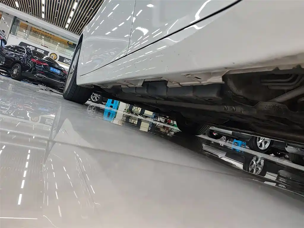 Lexus ES 2015 200 Comfort Edition фото 9