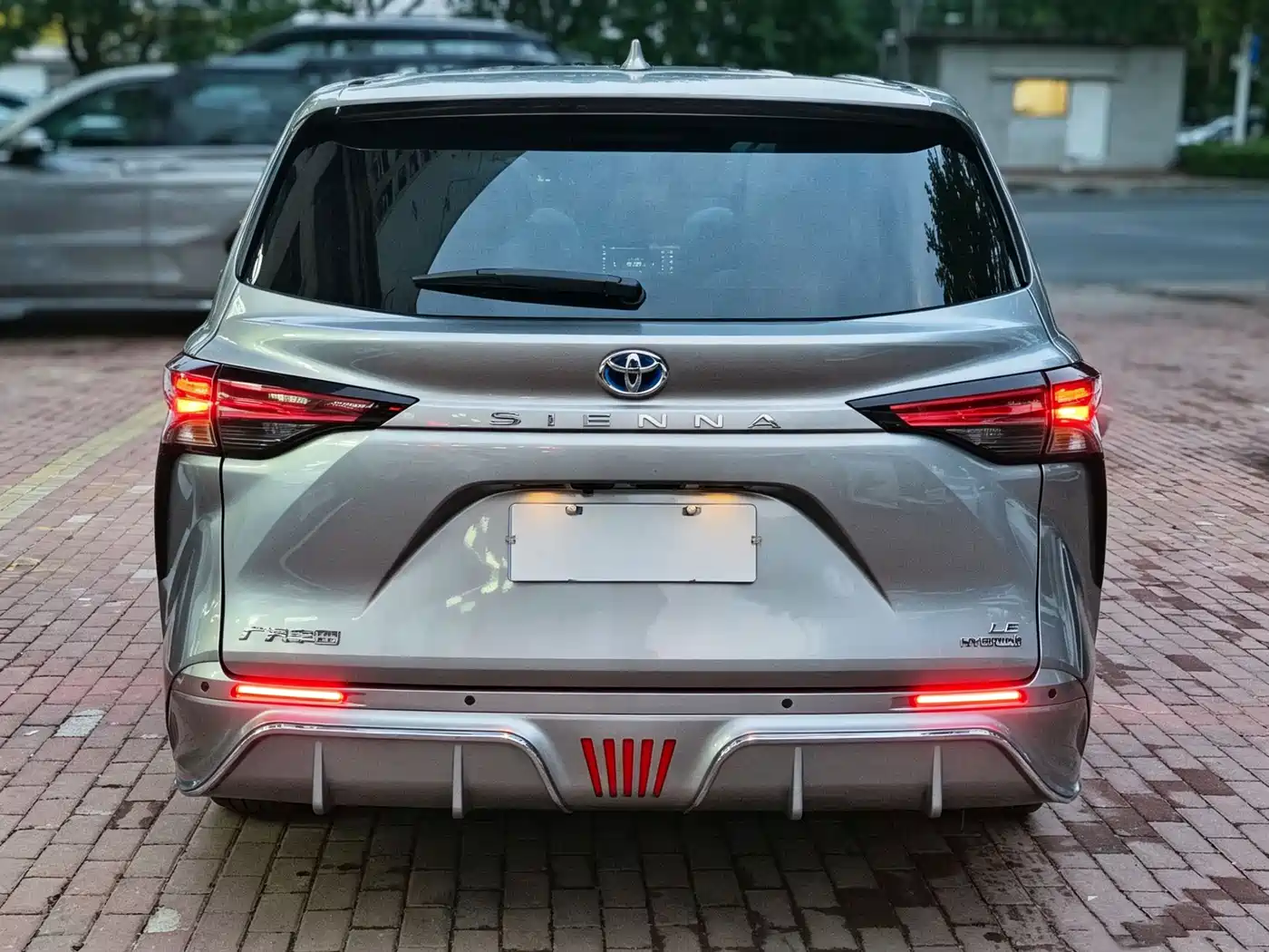 Toyota Sienna 2021 2.5L Hybrid Comfort Edition фото 5