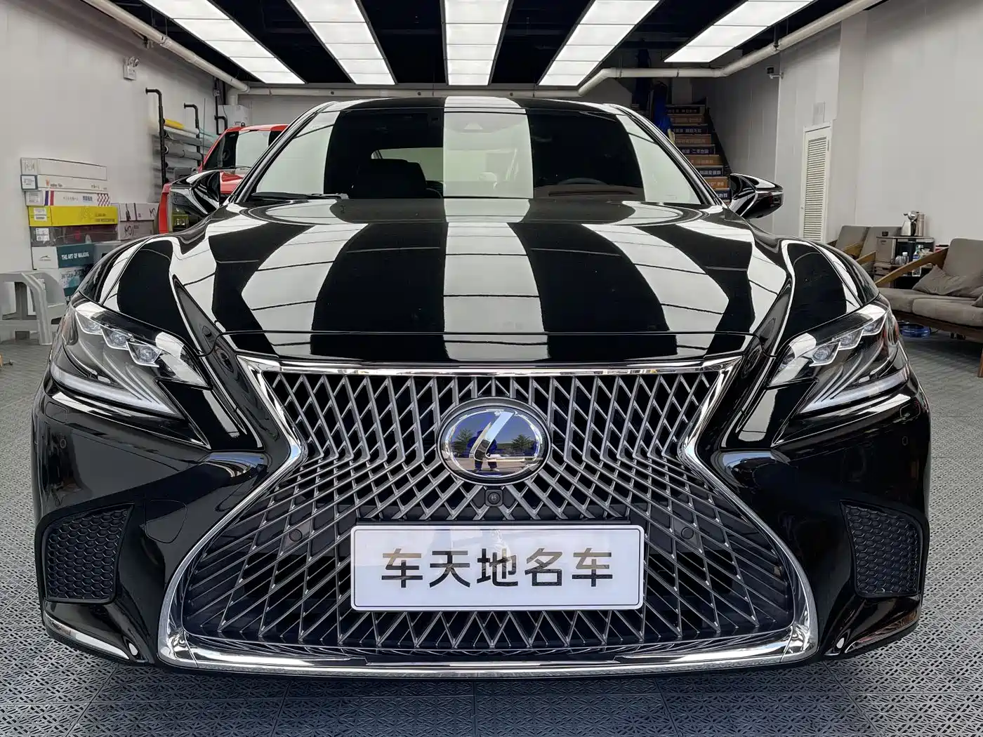 Lexus LS 2018 500h Executive Edition China V фото 2