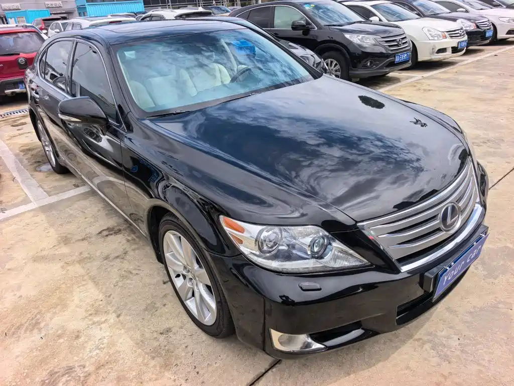 Фото 3 - Lexus LS