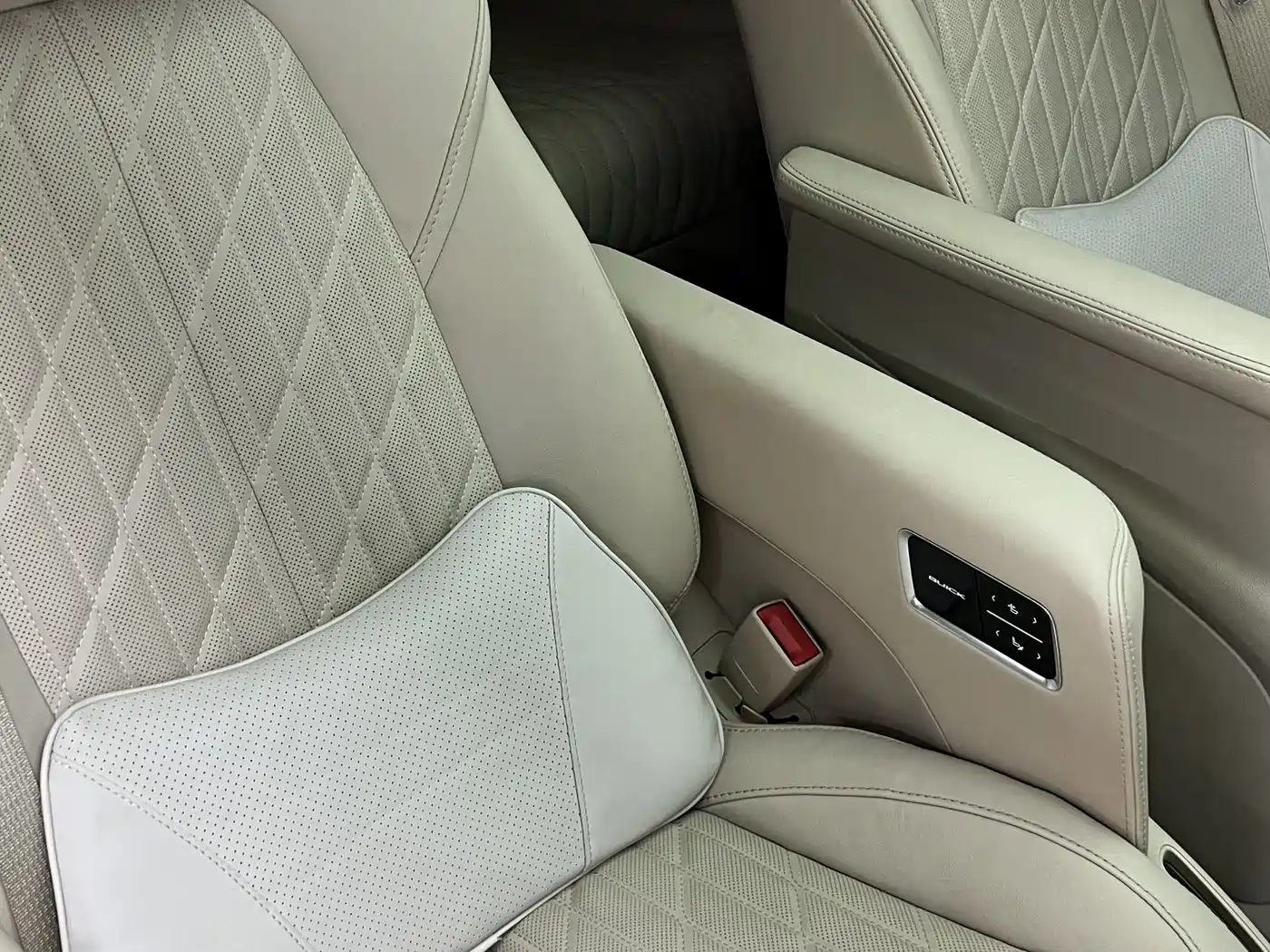 Buick GL8 2023 ES Landmaster Luxury фото 22