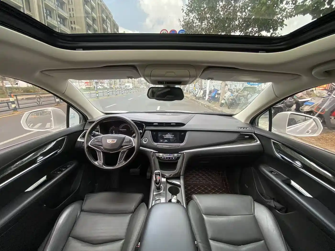 Cadillac XT5 2017 Anniversary Edition 28T 4WD Luxury фото 14