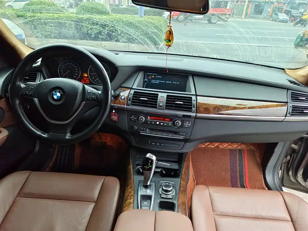 BMW X5 (Import) 2011 xDrive35i Leading Edition фото 12