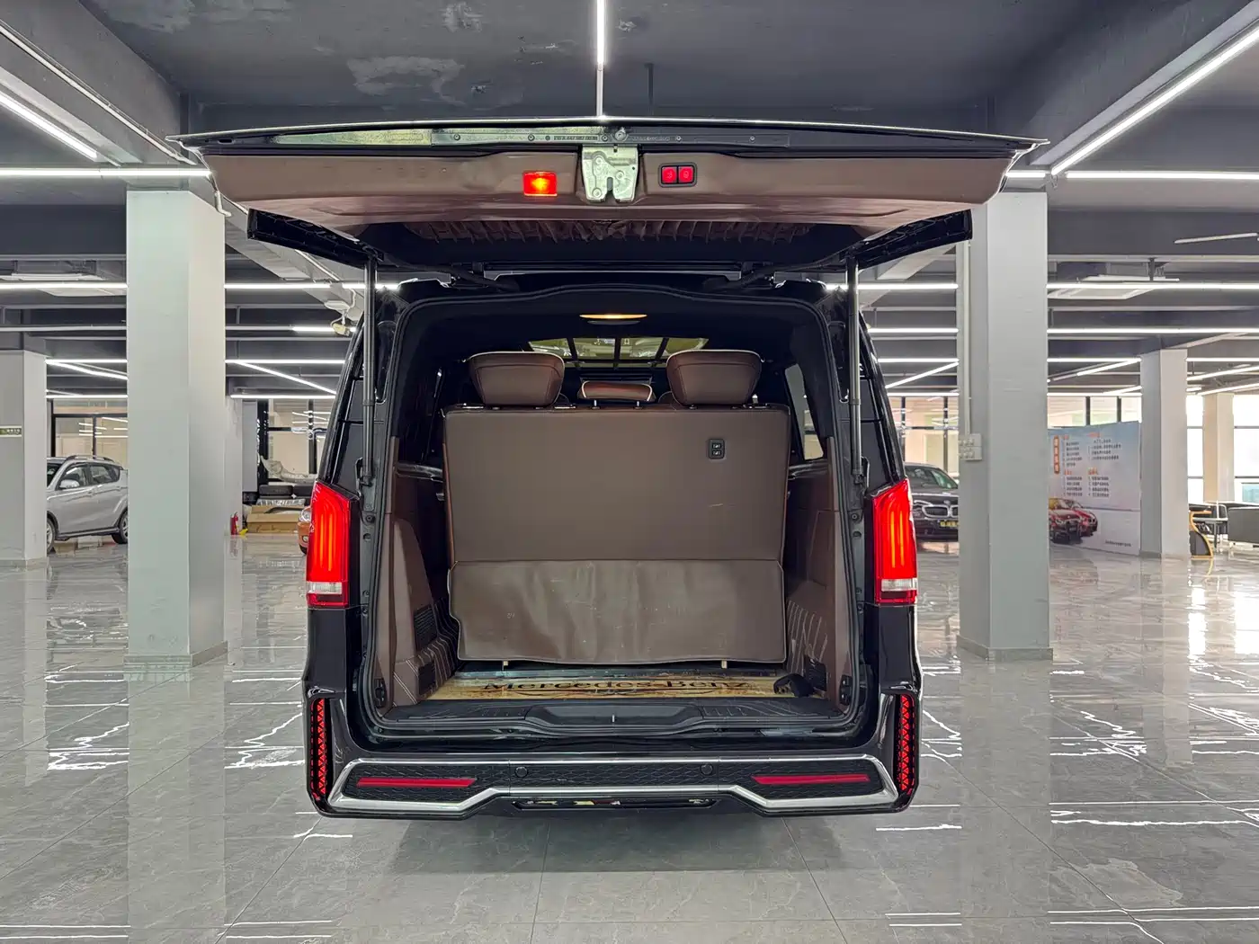 Mercedes-Benz Vito 2018 2.0T Business Edition China VI фото 5