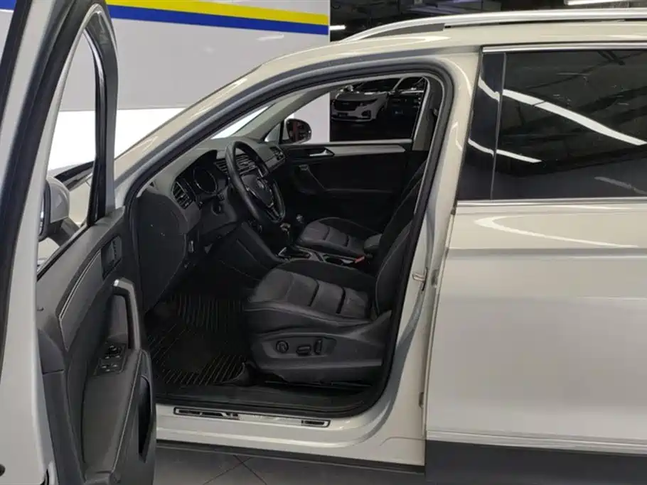 Volkswagen Tiguan L 2017 330TSI Automatic 2WD Luxury Edition фото 9