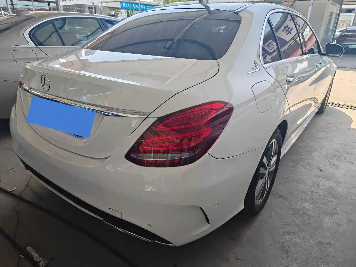 Mercedes-Benz C-Class 2015 Facelift C 200 L Sport фото 15
