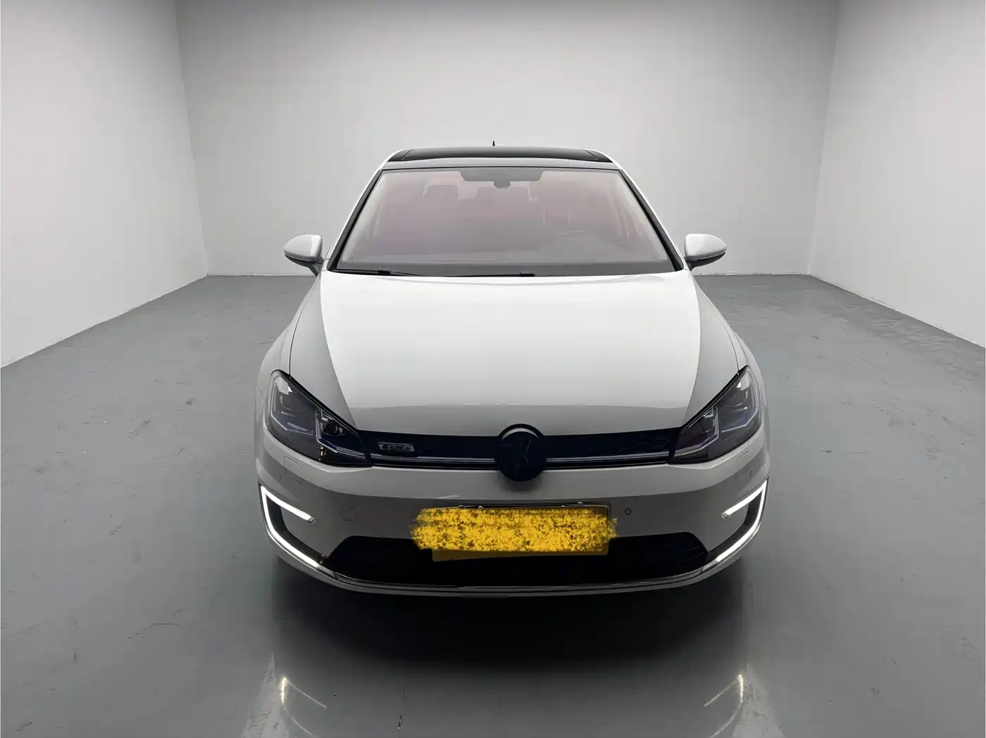 VOLKSWAGEN GOLF*PURE ELECTRICITY