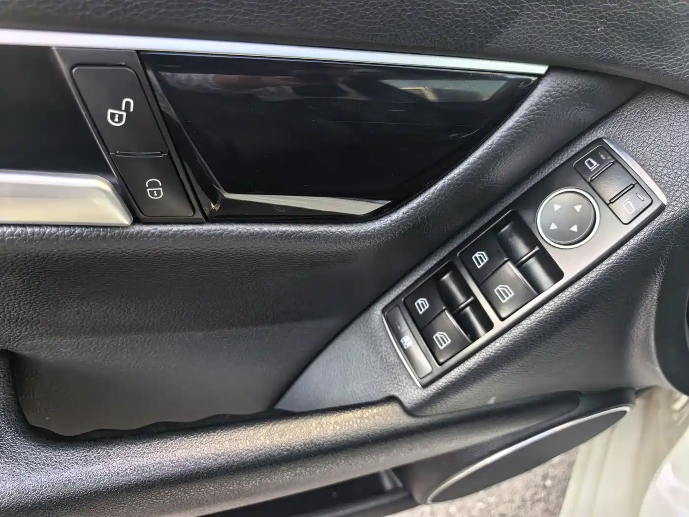 Mercedes-Benz C-Class 2011 C 180K Classic фото 14