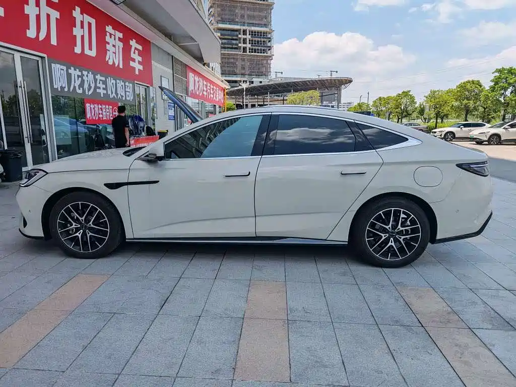 BYD Seal 07 DM-i 2025 2025 Smart Drive Edition DM-i 1.5L 125km Luxury