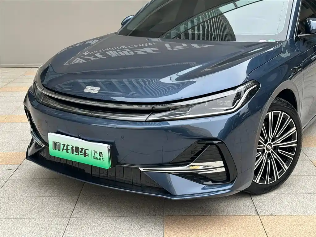 Geely Galaxy Galaxy A7 2025 EM-i фото 2