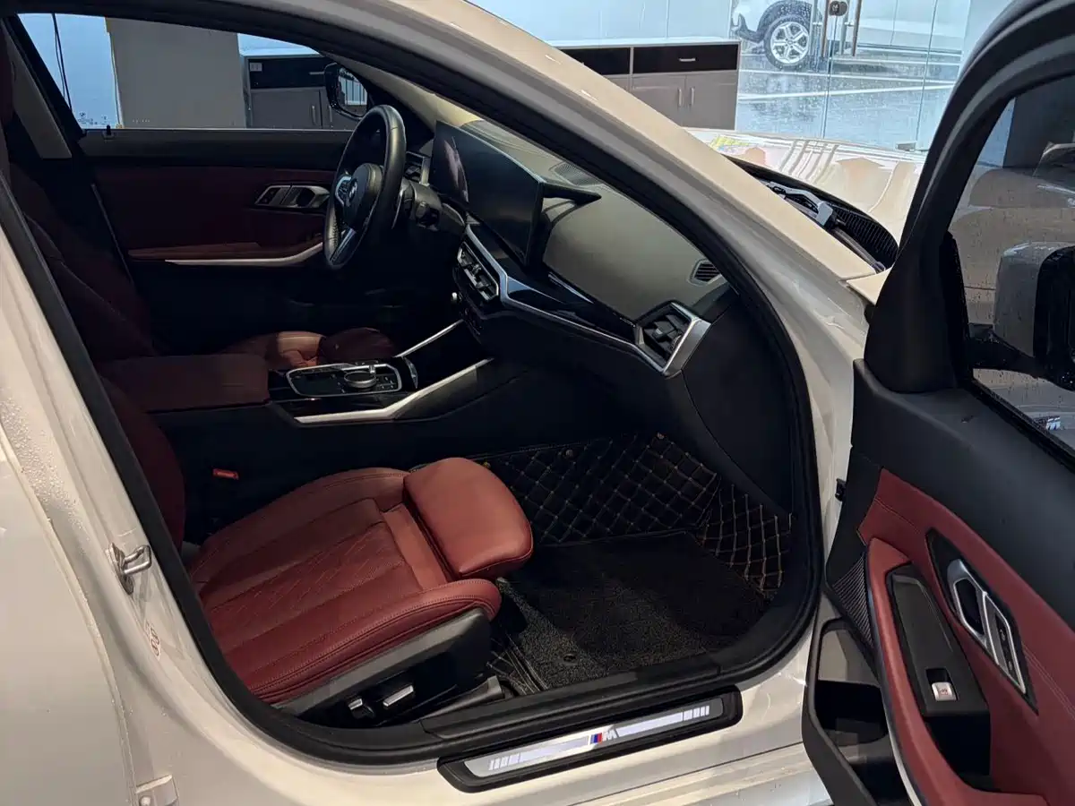 BMW 3 Series 2023 320Li M Sport Package фото 9