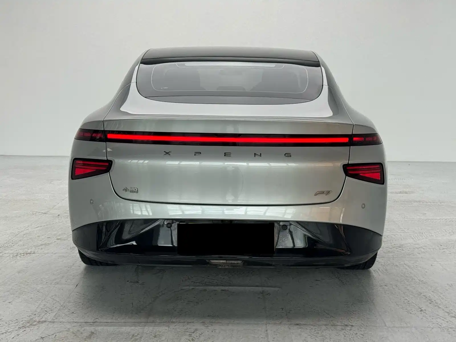Фото 3 - XPeng P7
