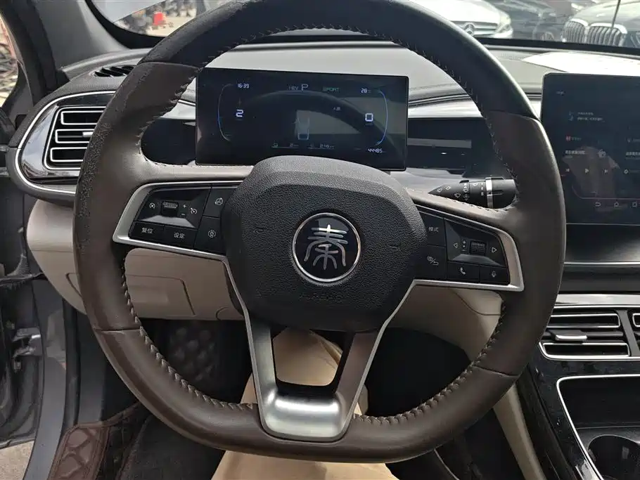BYD Qin PLUS 2023 Champion Edition DM-i 55KM Surpassing фото 15