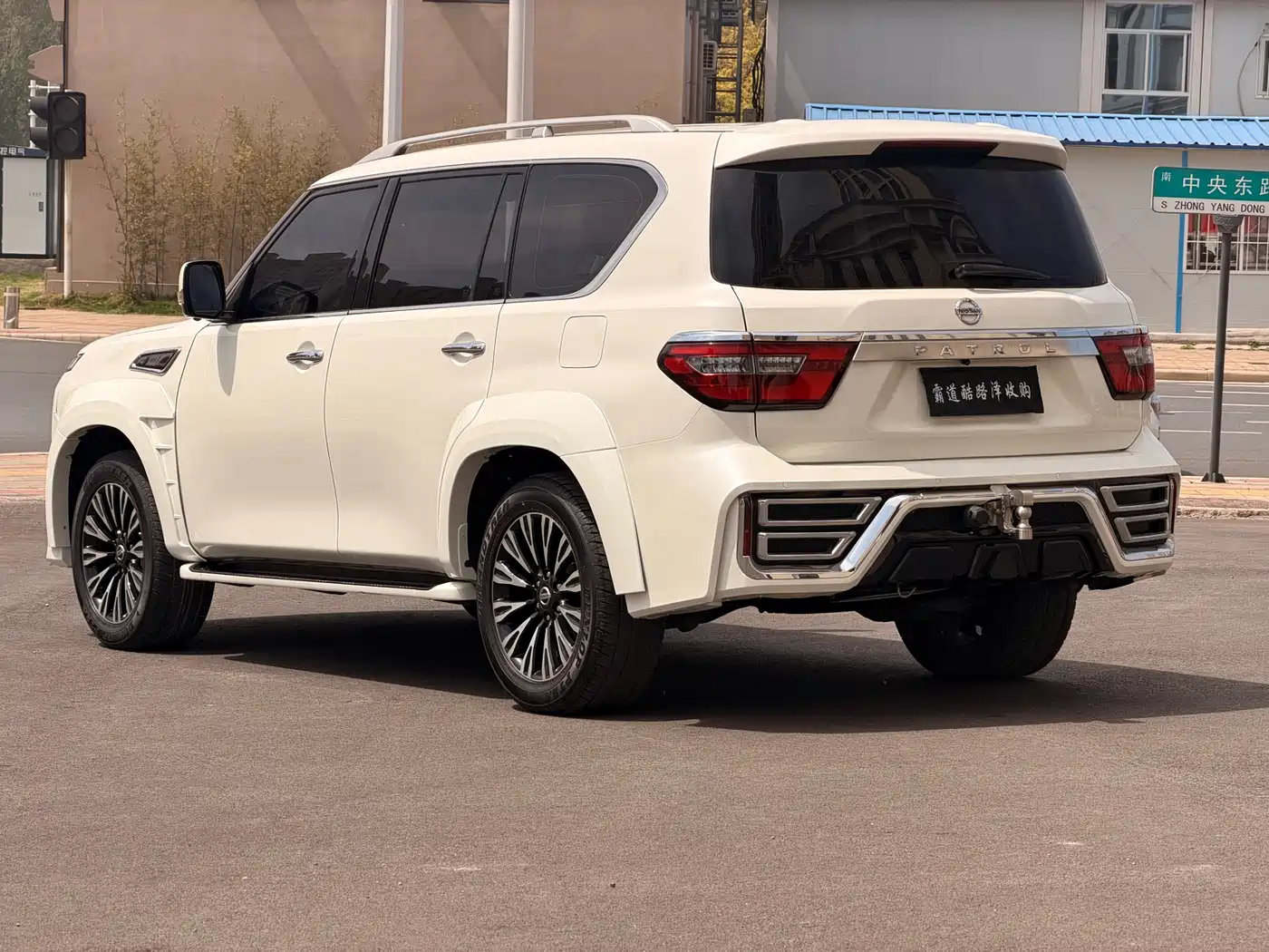 Nissan Patrol 2018 4.0L Flagship фото 5