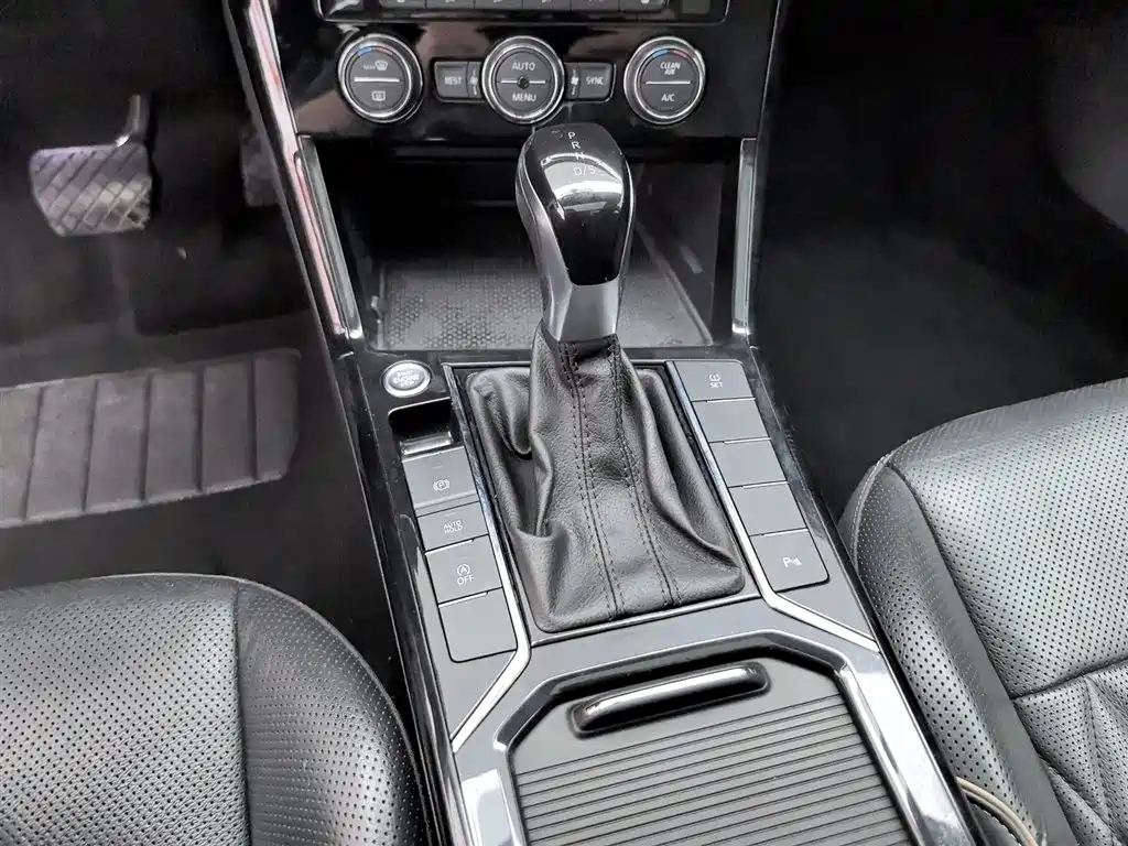 Volkswagen Passat 2019 Model 380TSI Luxury Edition China VI фото 13
