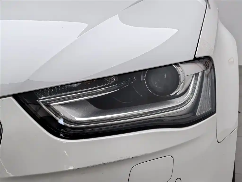 Audi A4L 2013 35 TFSI Automatic Comfort фото 7