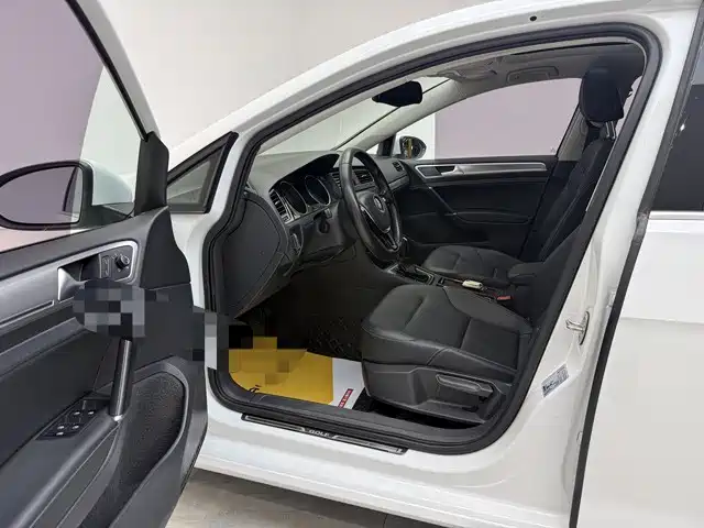 Volkswagen Golf 2018 230TSI Automatic Comfort фото 15
